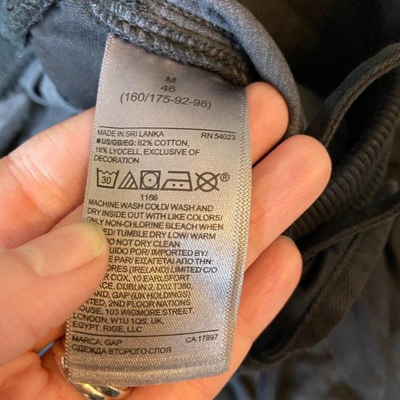 GAP Pull On Shorts in Black - Picture 4 of 7